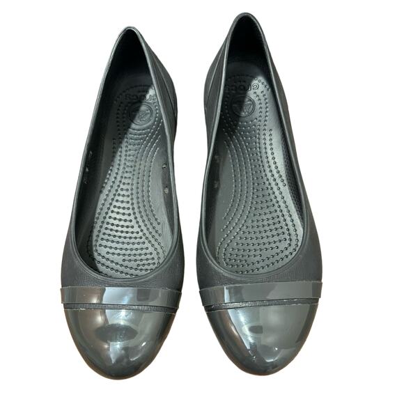 Croc’s black/gray patent leather toe cap women's size 8, ballet flats, slip on - Picture 2 of 5